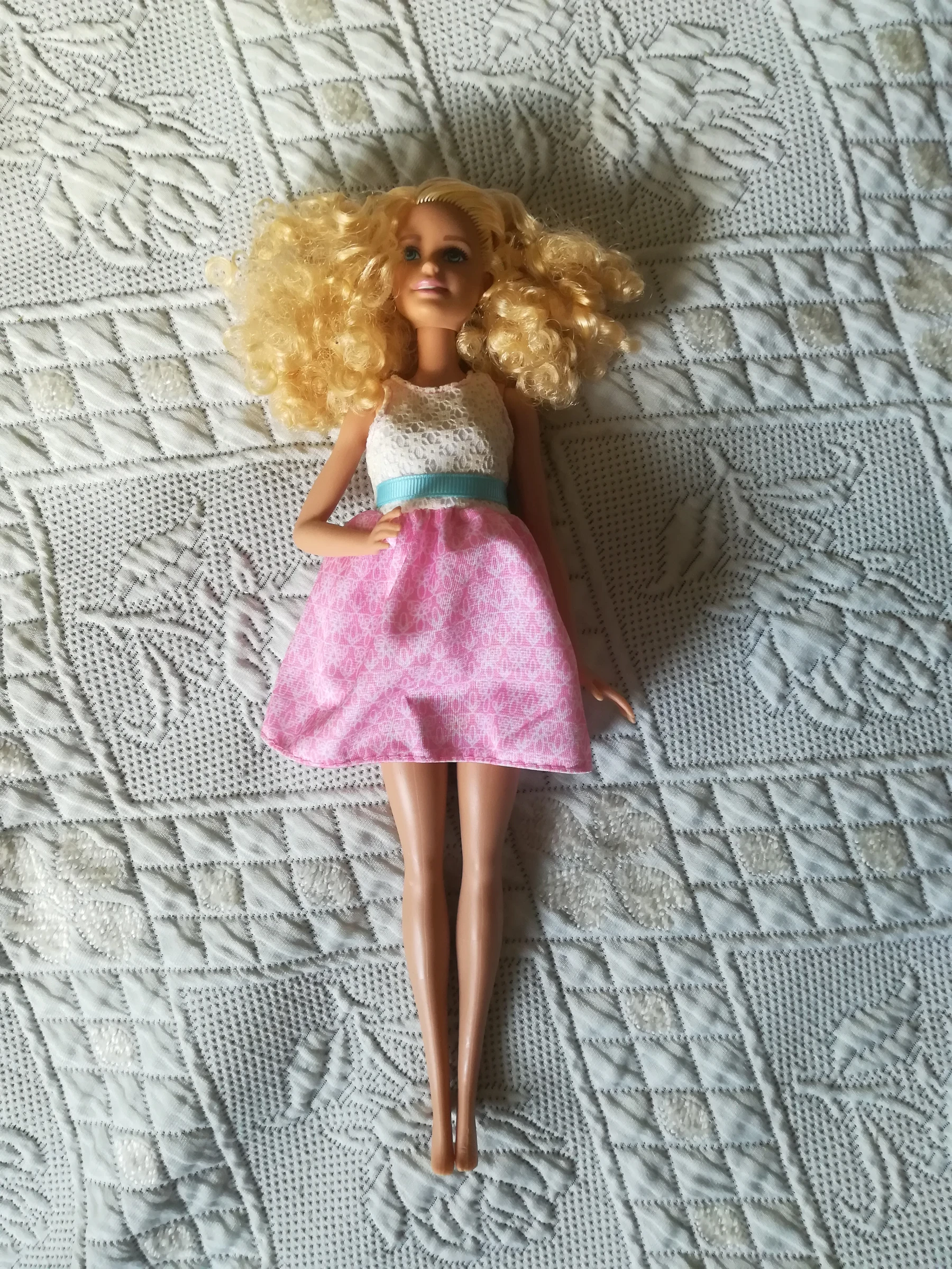 Boneca Barbie Fashionistas Powder Pink Doll (Ref. DGY57) de 2016